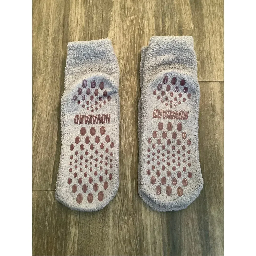 NOVAYARD Medium Grey 2 Pair Non Slip Fuzzy Socks Slipper Grip Crew Socks E29-3